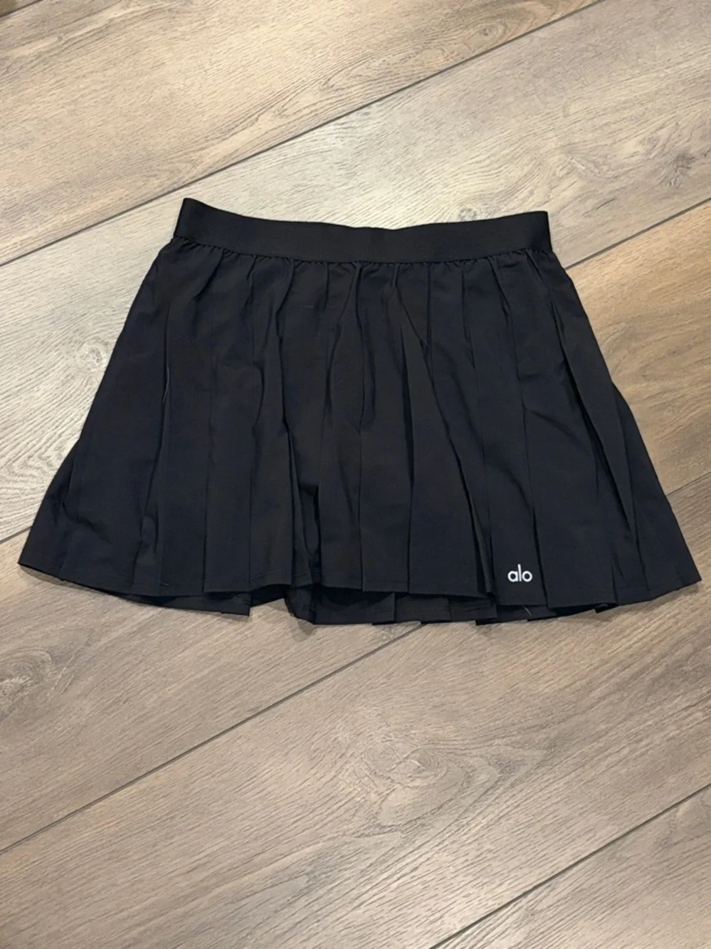 ALO Yoga Black Pleated Tennis Skirt